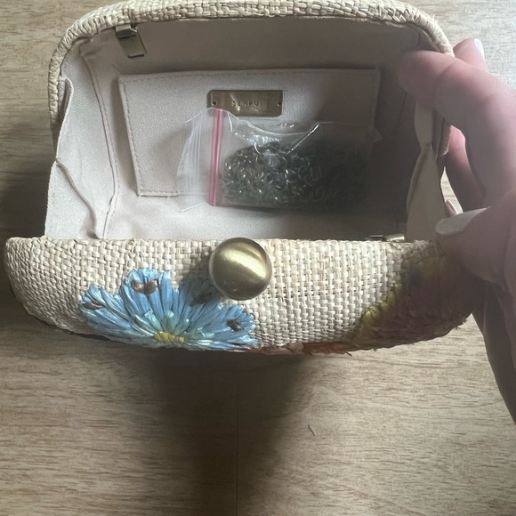Floral Embroidered Clutch - Multicolor